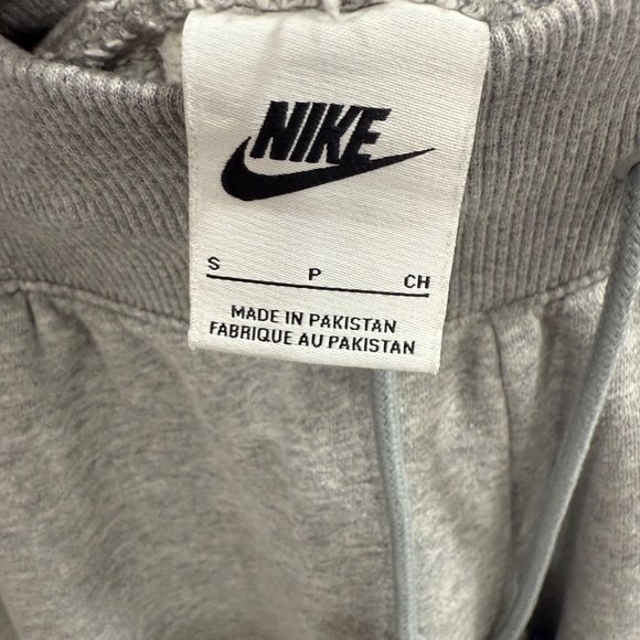 Nike Sportswear Fleece Oversized High Waisted Oversized Sweatpants Size Small - Picture 2 of 6